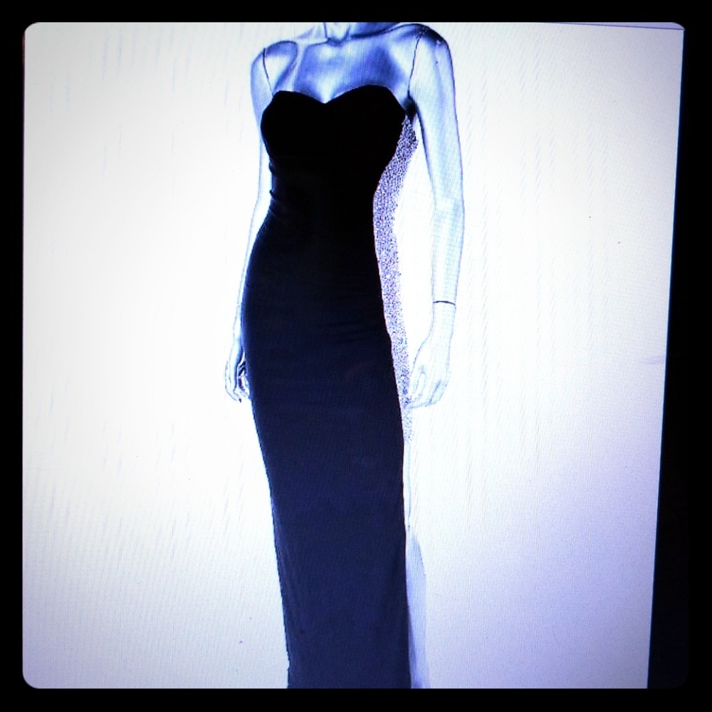 XSCAPE  Woman's  Black Strapless Gown DRESS SZ 6